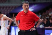 熊猫体育登录入口-男篮阵容大换脸，锋线两将再受伤，战日本可带这两人提升锋线投射